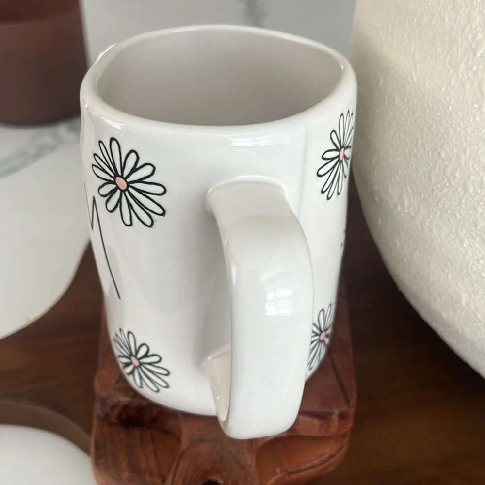💕Rae Dunn Cute.MOM MUG💕